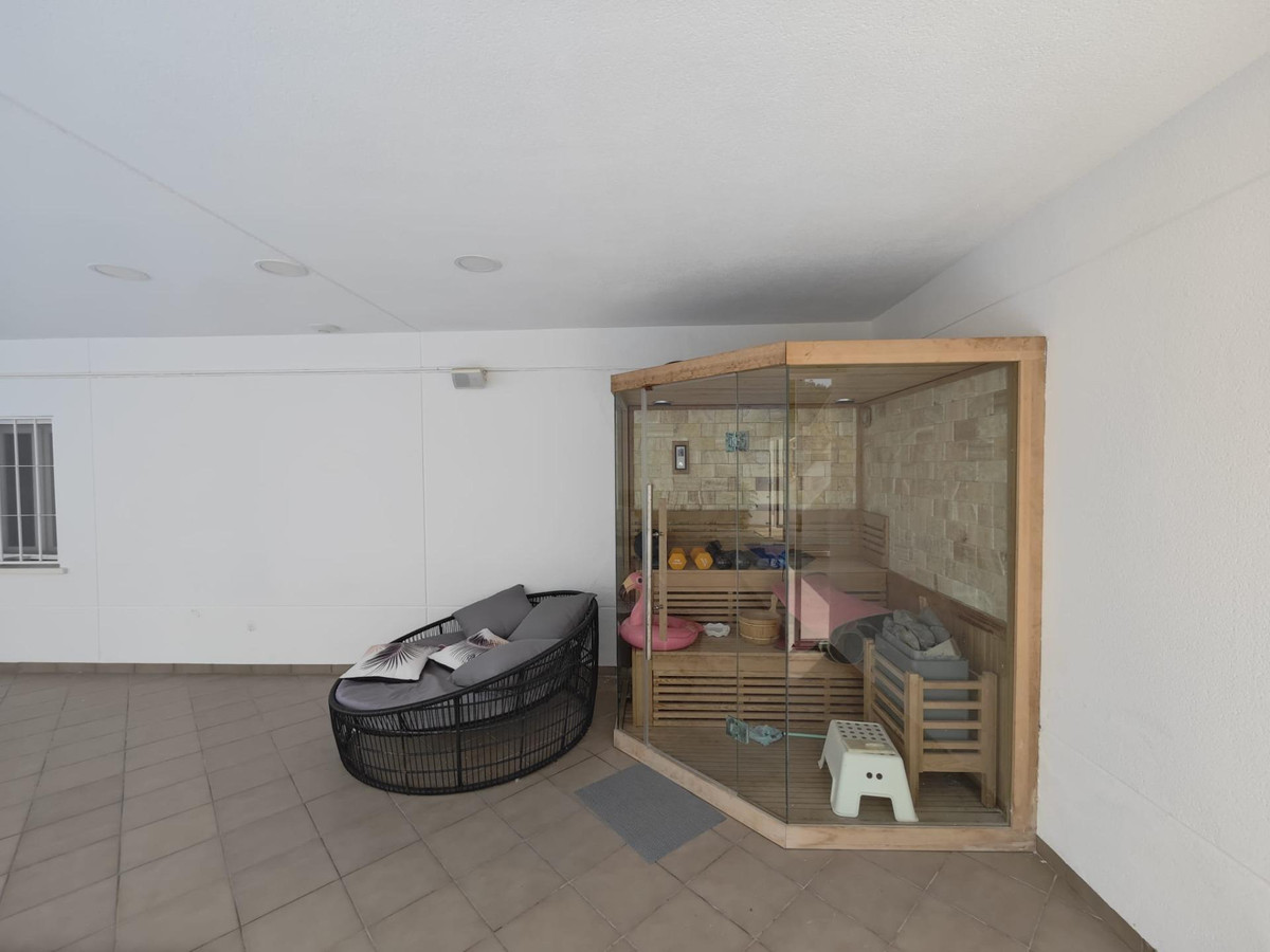 Se vende Villa - Chalet de 4 dormitorios en Costa Blanca, Alicante, España