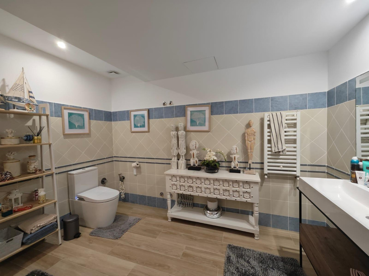 Se vende Villa - Chalet de 4 dormitorios en Costa Blanca, Alicante, España