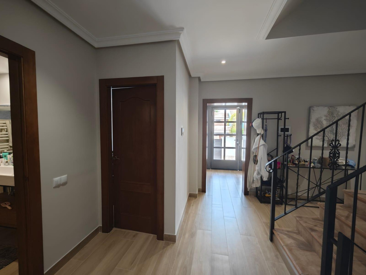 Se vende Villa - Chalet de 4 dormitorios en Costa Blanca, Alicante, España