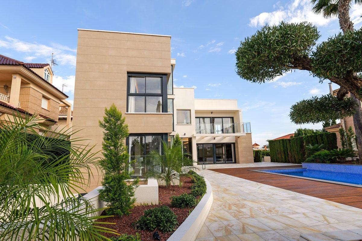 3 Bed Townhouse for sale in La Veleta Costa Blanca, Alicante, Spain