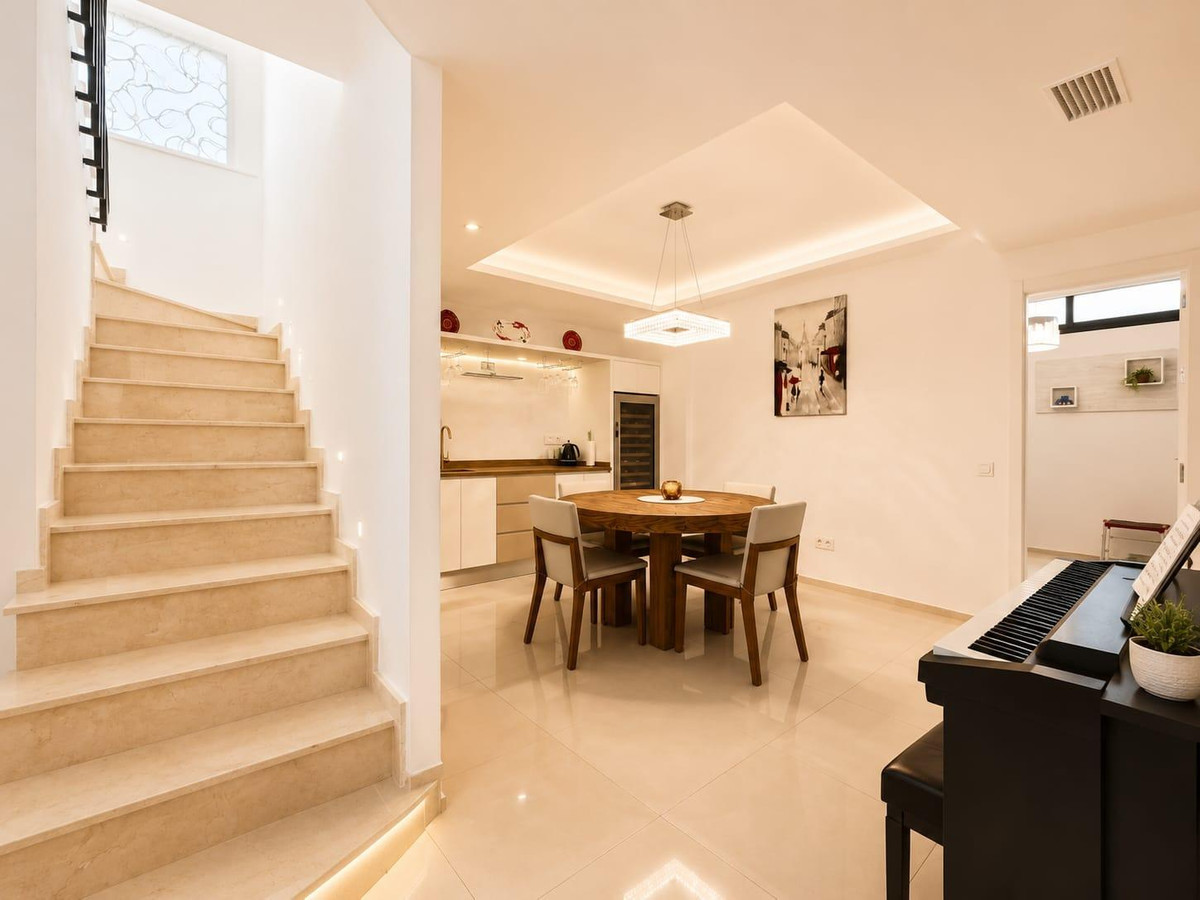 5 Bed Townhouse for sale in La Zenia Costa Blanca, Alicante, Spain