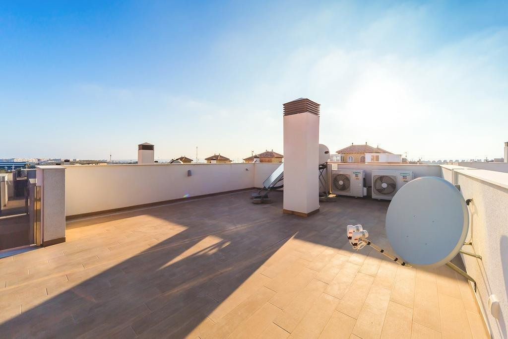 Se vende Villa - Chalet de 5 dormitorios en Costa Blanca, Alicante, España