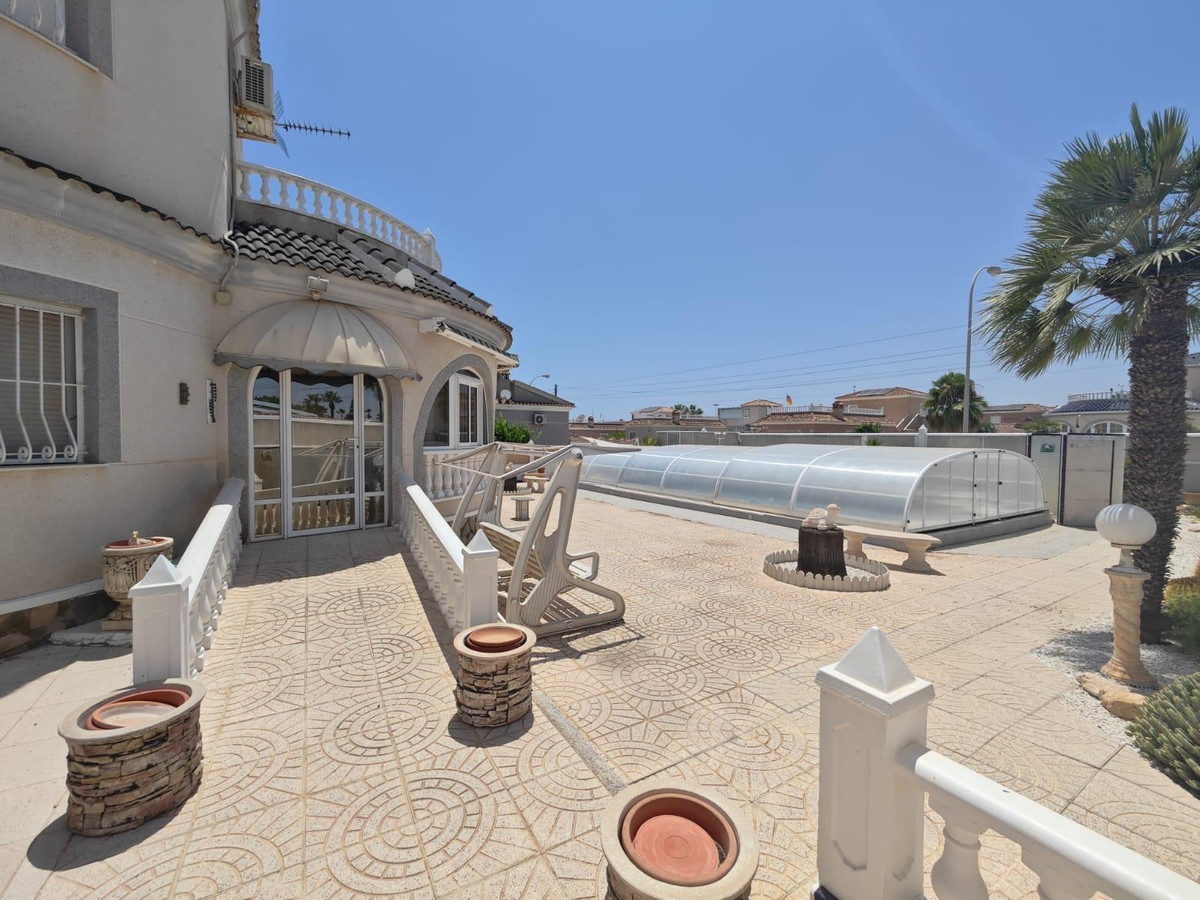 Se vende Villa - Chalet de 3 dormitorios en Costa Blanca, Alicante, España