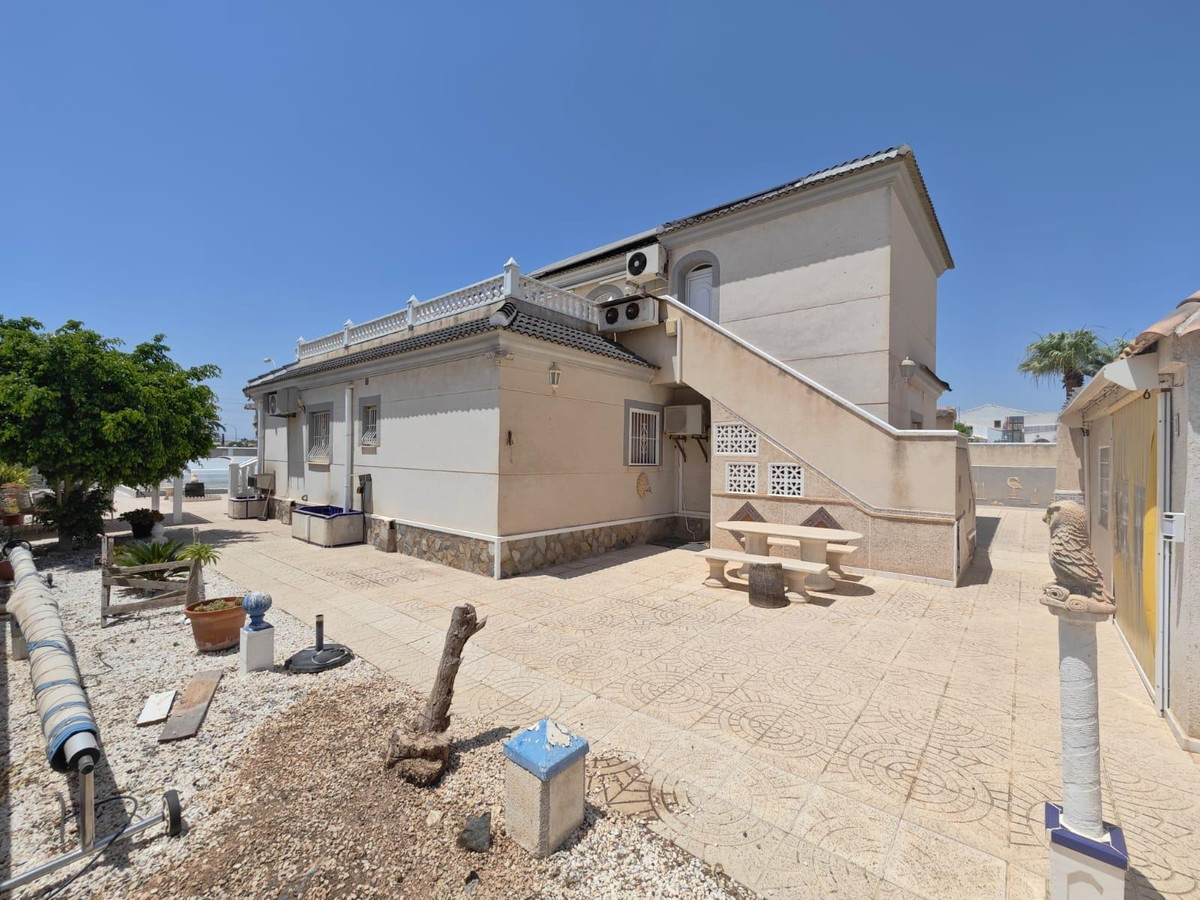 Se vende Villa - Chalet de 3 dormitorios en Costa Blanca, Alicante, España