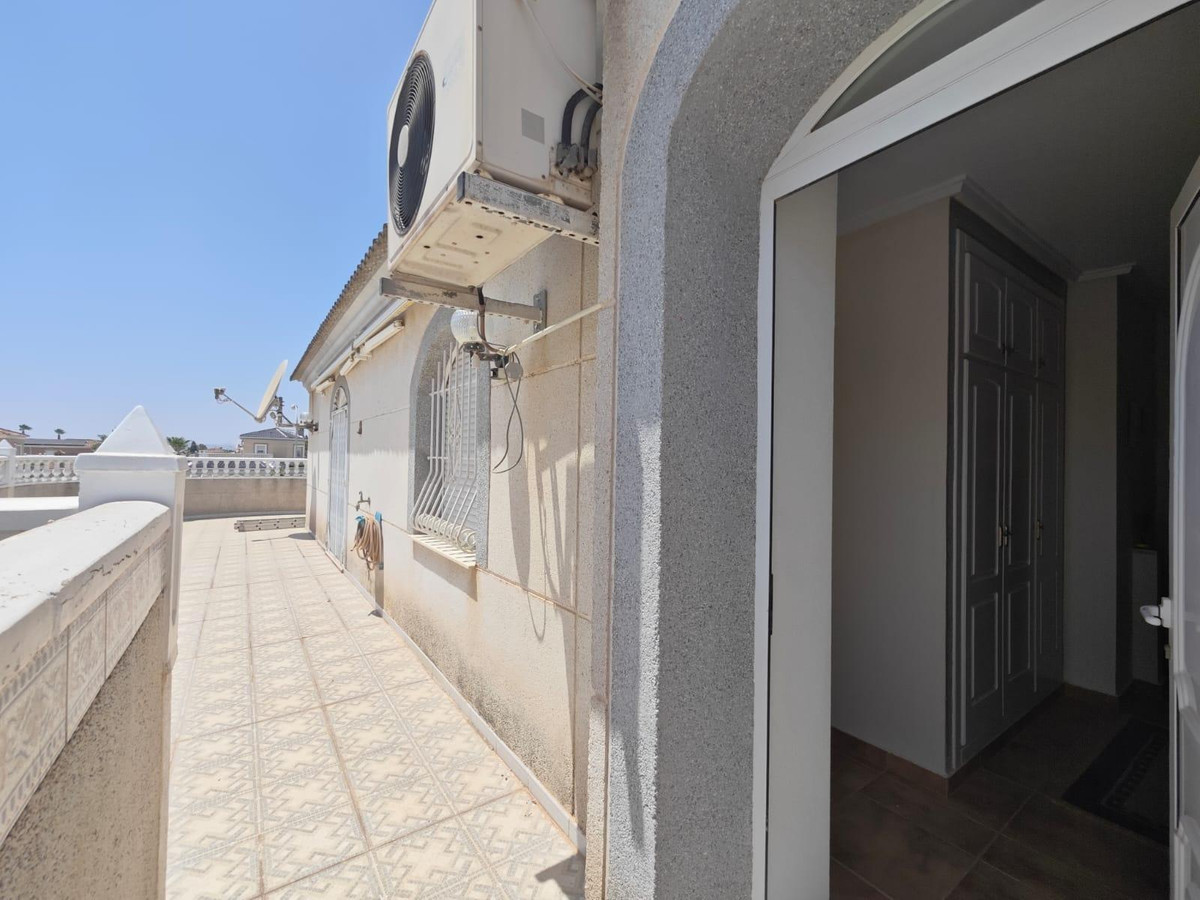 Se vende Villa - Chalet de 3 dormitorios en Costa Blanca, Alicante, España