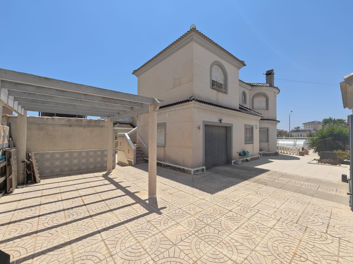 Se vende Villa - Chalet de 3 dormitorios en Costa Blanca, Alicante, España