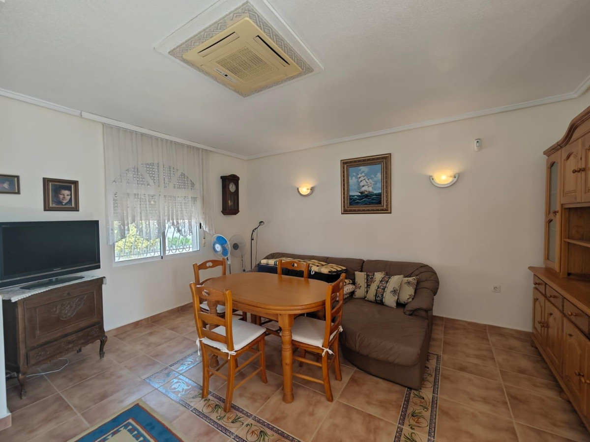 Se vende Villa - Chalet de 3 dormitorios en Costa Blanca, Alicante, España