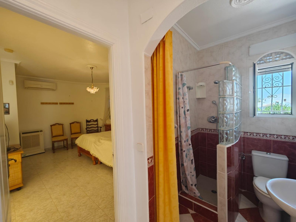 Se vende Villa - Chalet de 3 dormitorios en Costa Blanca, Alicante, España