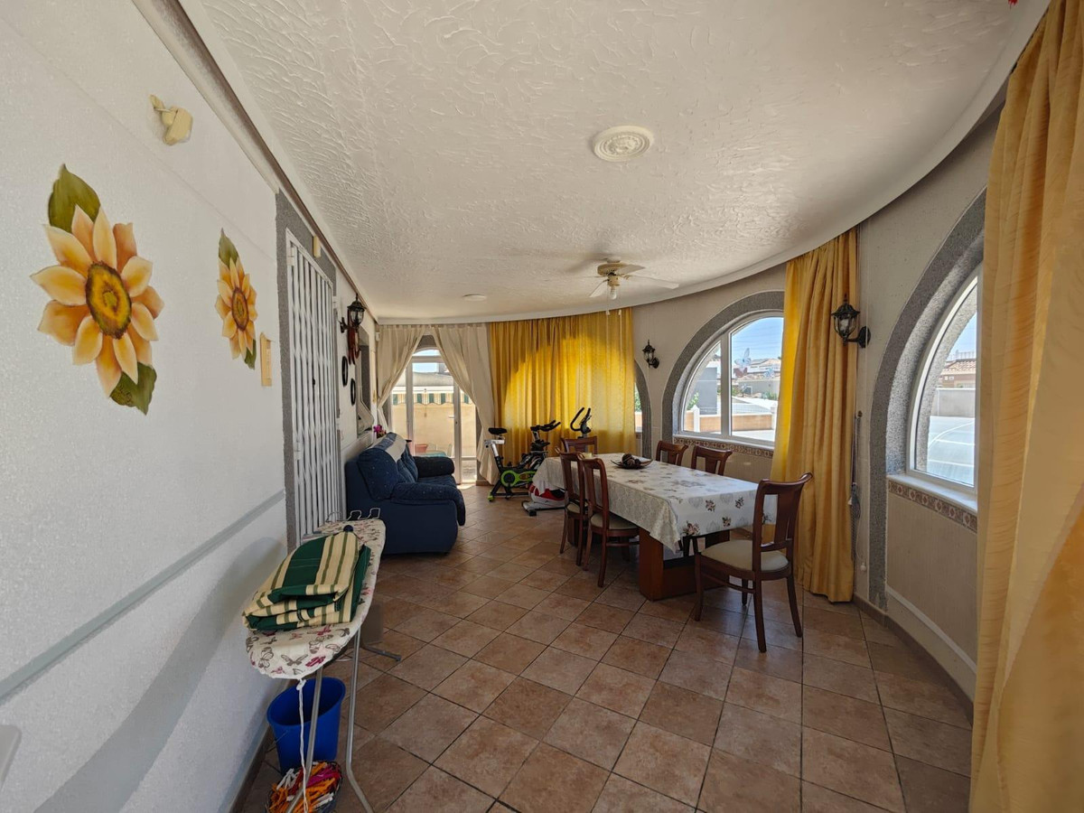 Se vende Villa - Chalet de 3 dormitorios en Costa Blanca, Alicante, España