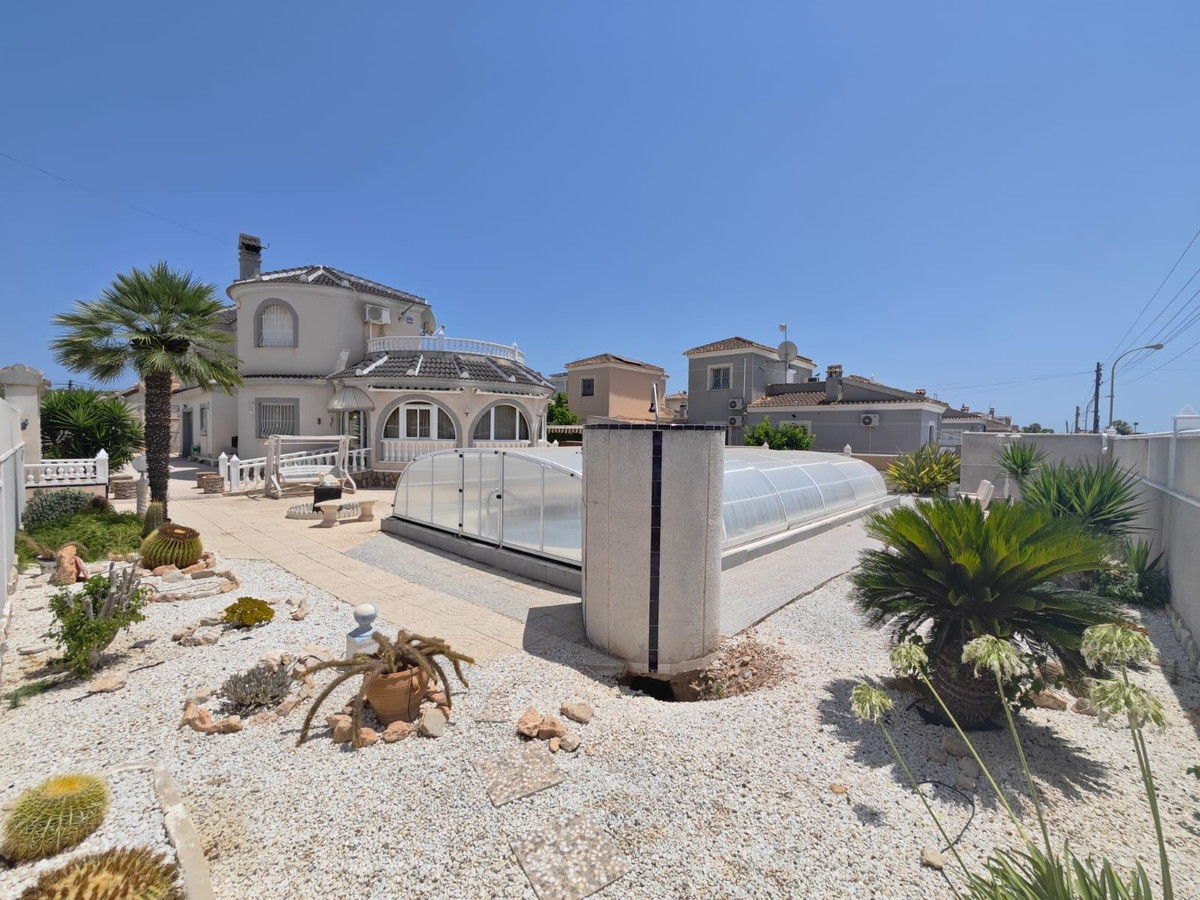 Se vende Villa - Chalet de 3 dormitorios en Costa Blanca, Alicante, España
