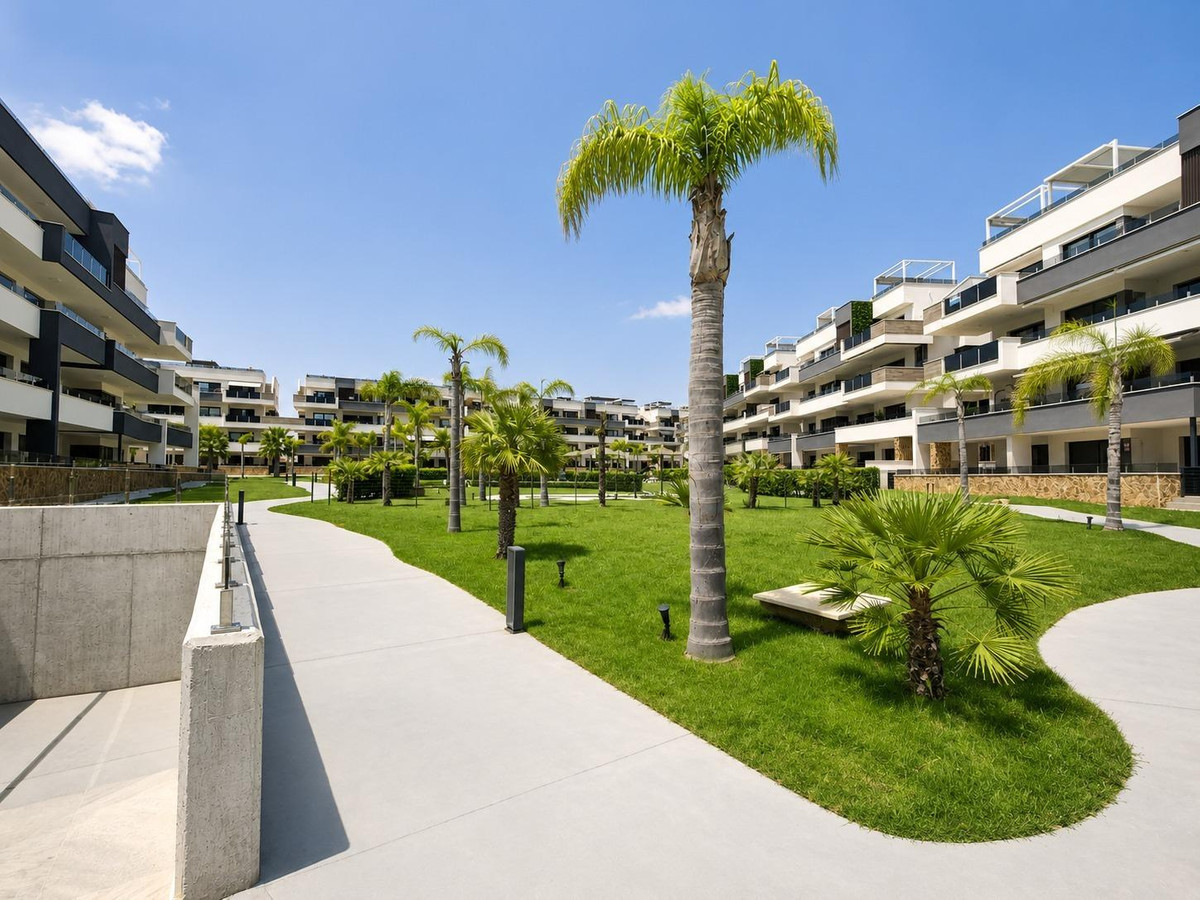 Se vende Apartamento Planta Baja de 3 dormitorios en Costa Blanca, Alicante, España
