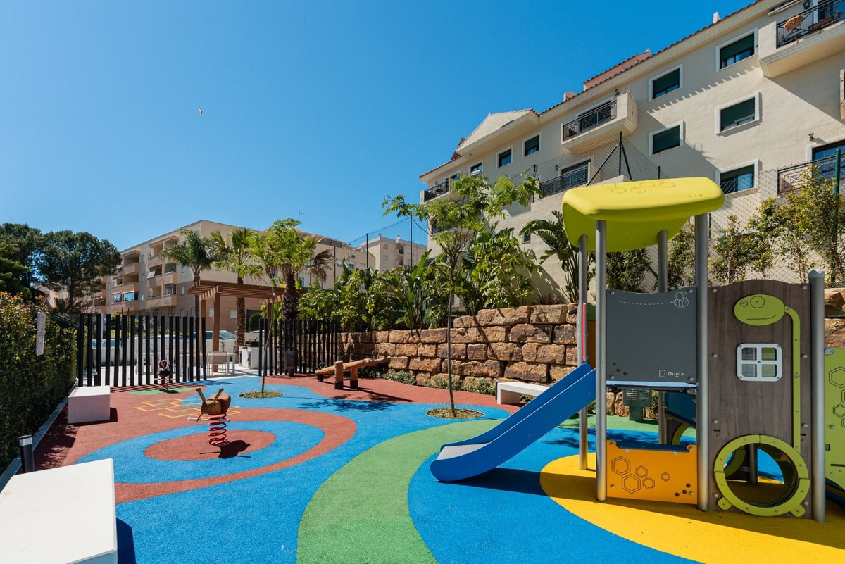 3 Bed Apartment for sale in Estepona Costa Del Sol, Málaga, Spain