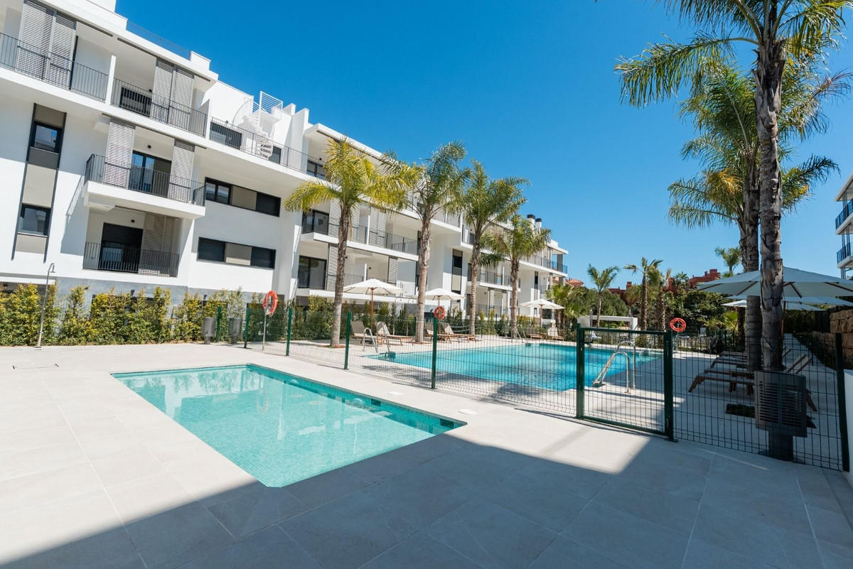 3 Bed Apartment for sale in Estepona Costa Del Sol, Málaga, Spain