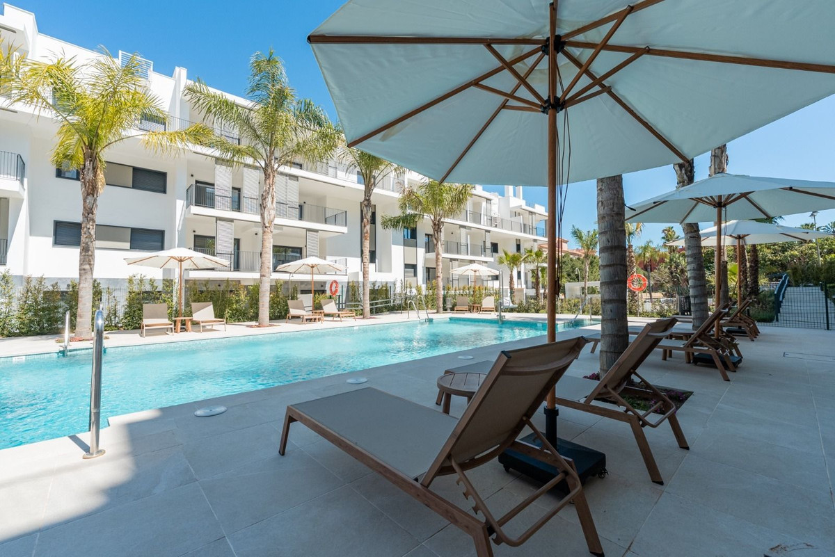 3 Bed Apartment for sale in Estepona Costa Del Sol, Málaga, Spain