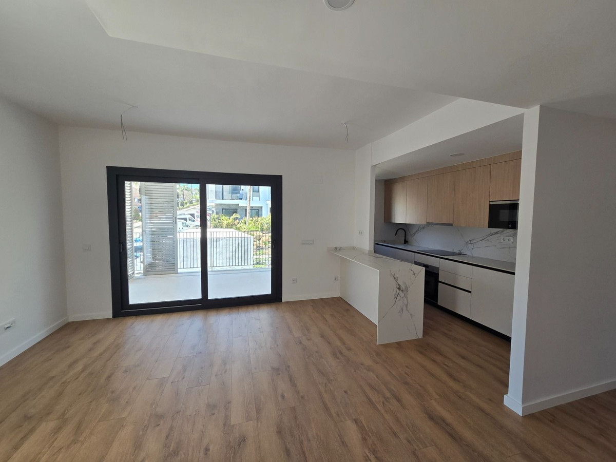 3 Bed Apartment for sale in Estepona Costa Del Sol, Málaga, Spain