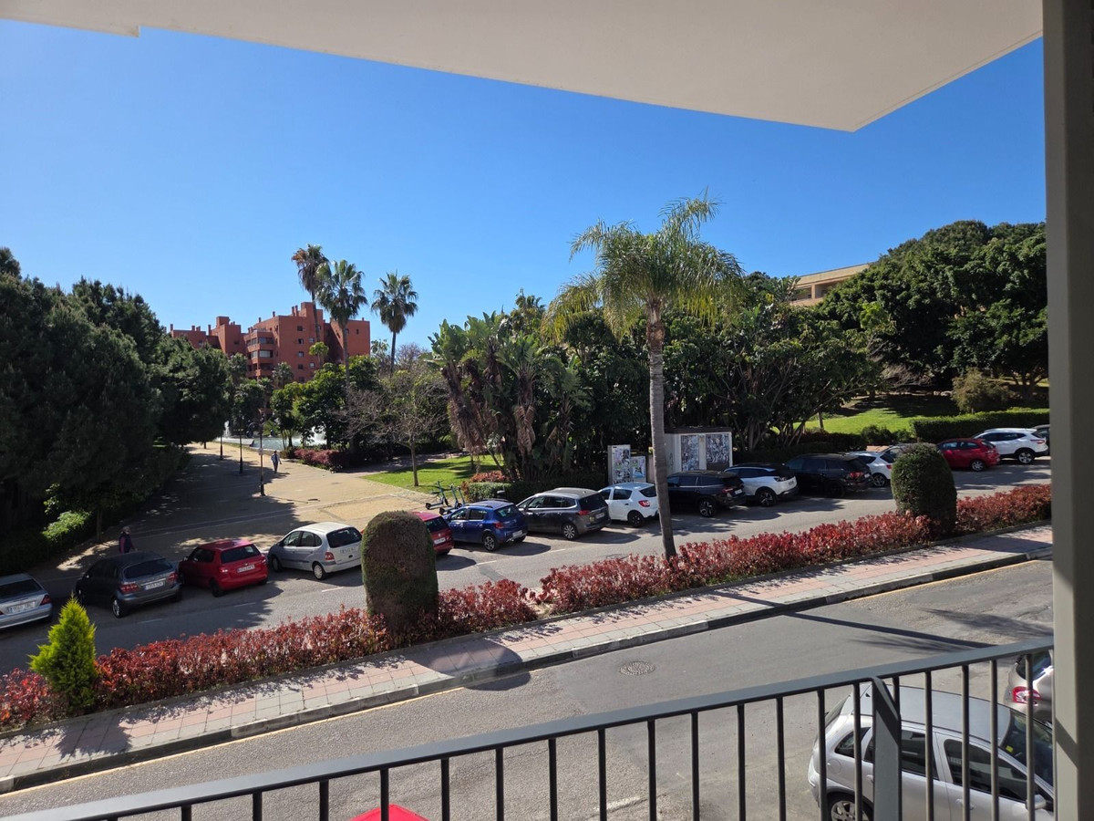3 Bed Apartment for sale in Estepona Costa Del Sol, Málaga, Spain