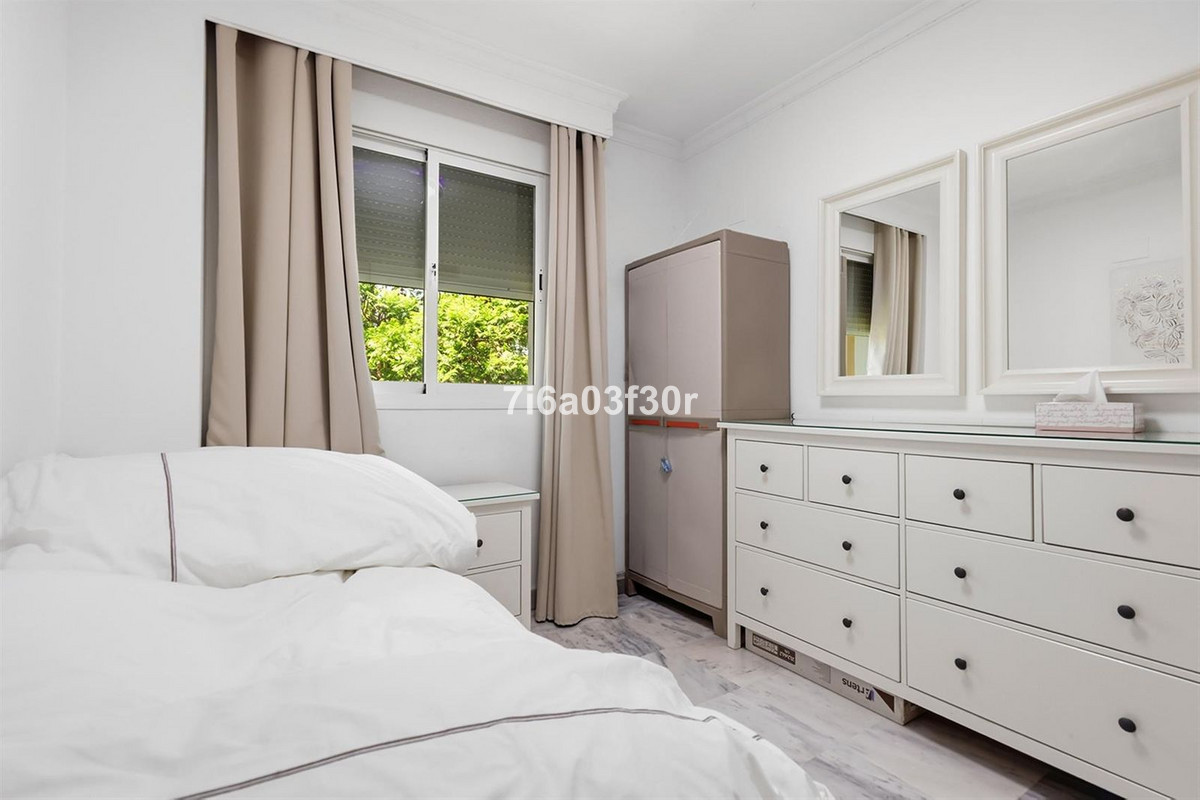 Se vende Apartamento Planta Media de 2 dormitorios en Costa Del Sol, Málaga, España