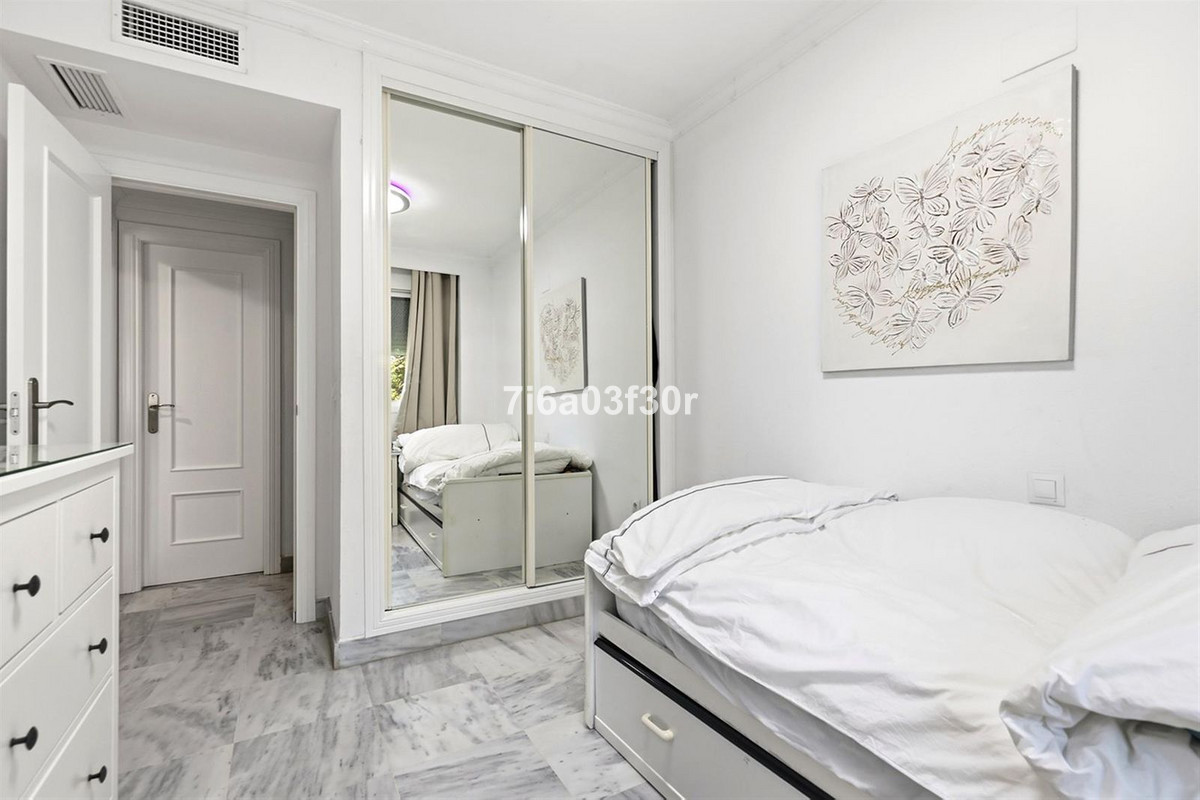 Se vende Apartamento Planta Media de 2 dormitorios en Costa Del Sol, Málaga, España