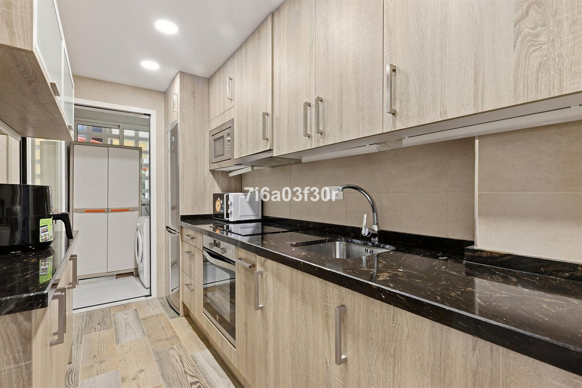 Se vende Apartamento Planta Media de 2 dormitorios en Costa Del Sol, Málaga, España