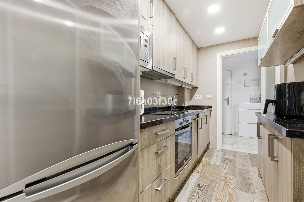 Se vende Apartamento Planta Media de 2 dormitorios en Costa Del Sol, Málaga, España