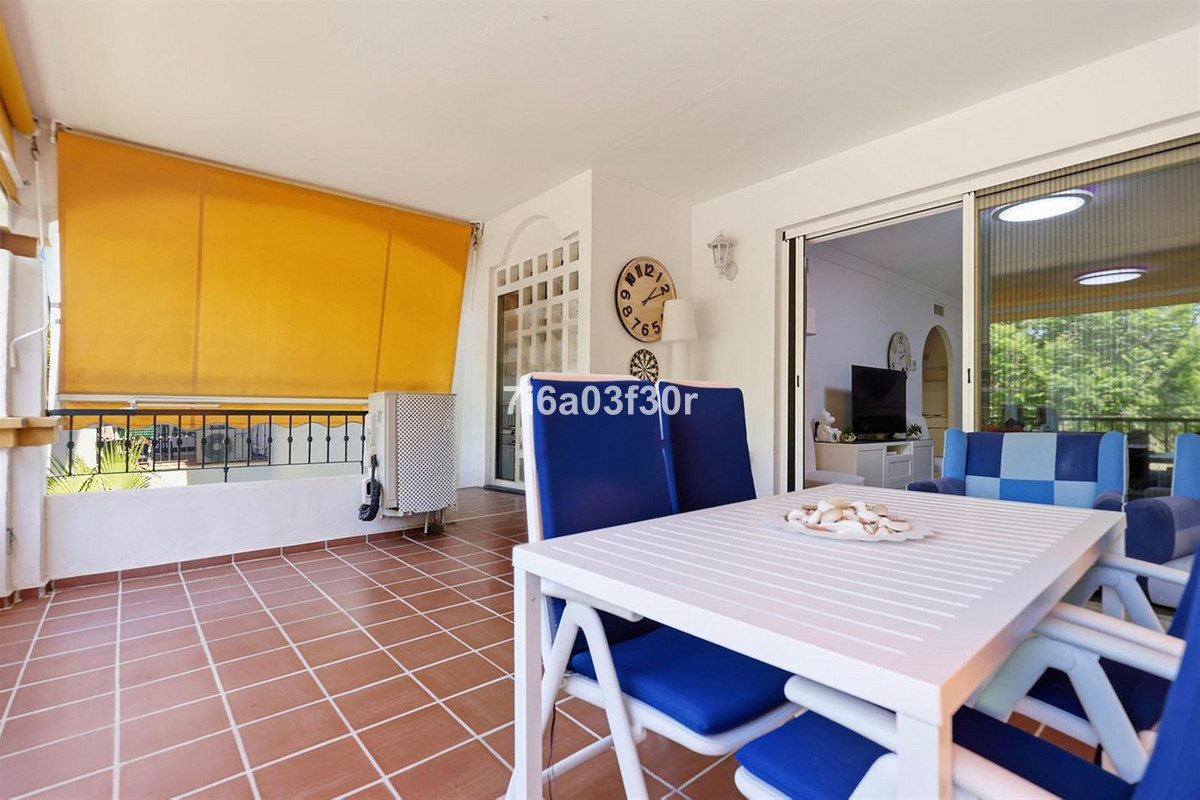 Se vende Apartamento Planta Media de 2 dormitorios en Costa Del Sol, Málaga, España