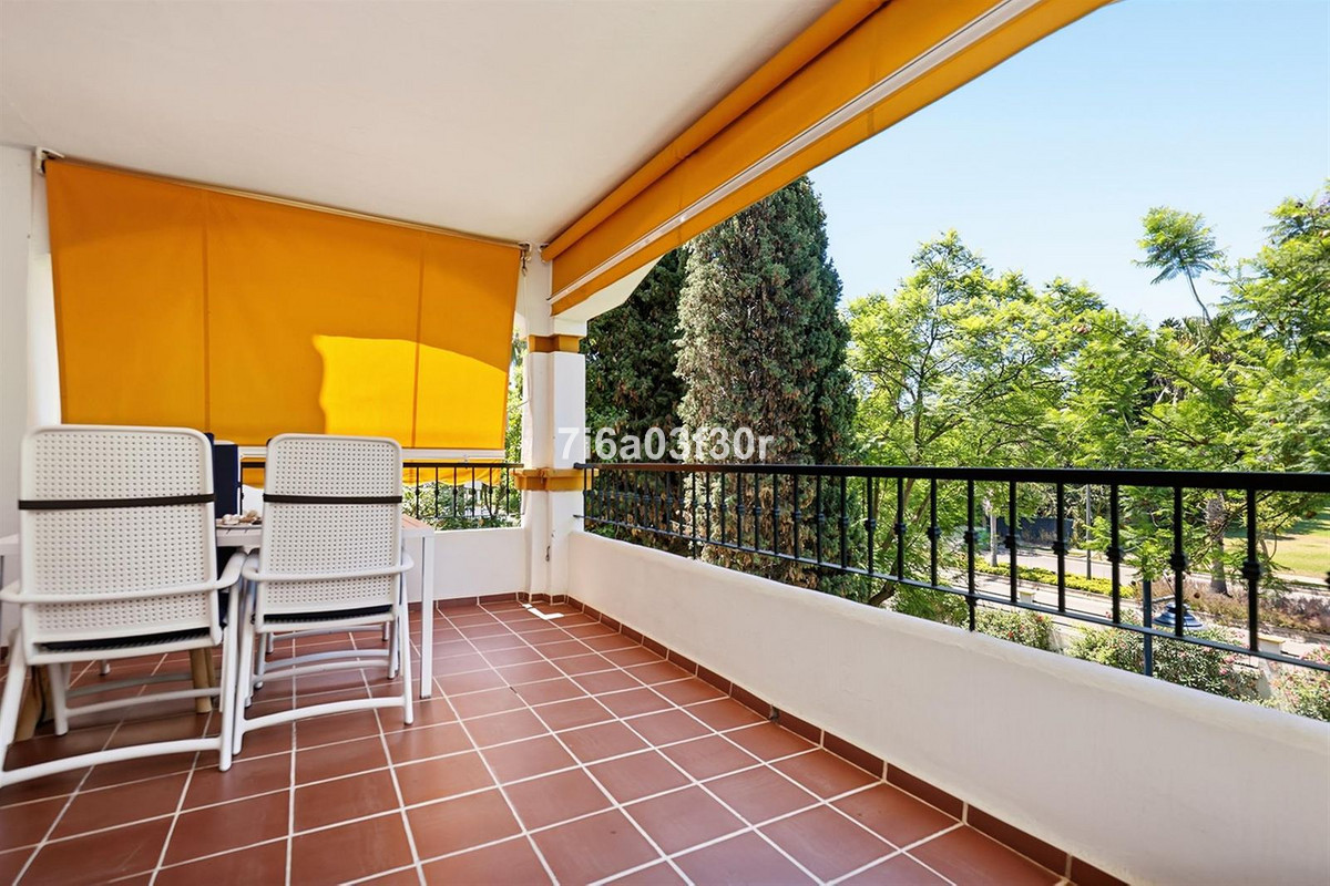 Se vende Apartamento Planta Media de 2 dormitorios en Costa Del Sol, Málaga, España