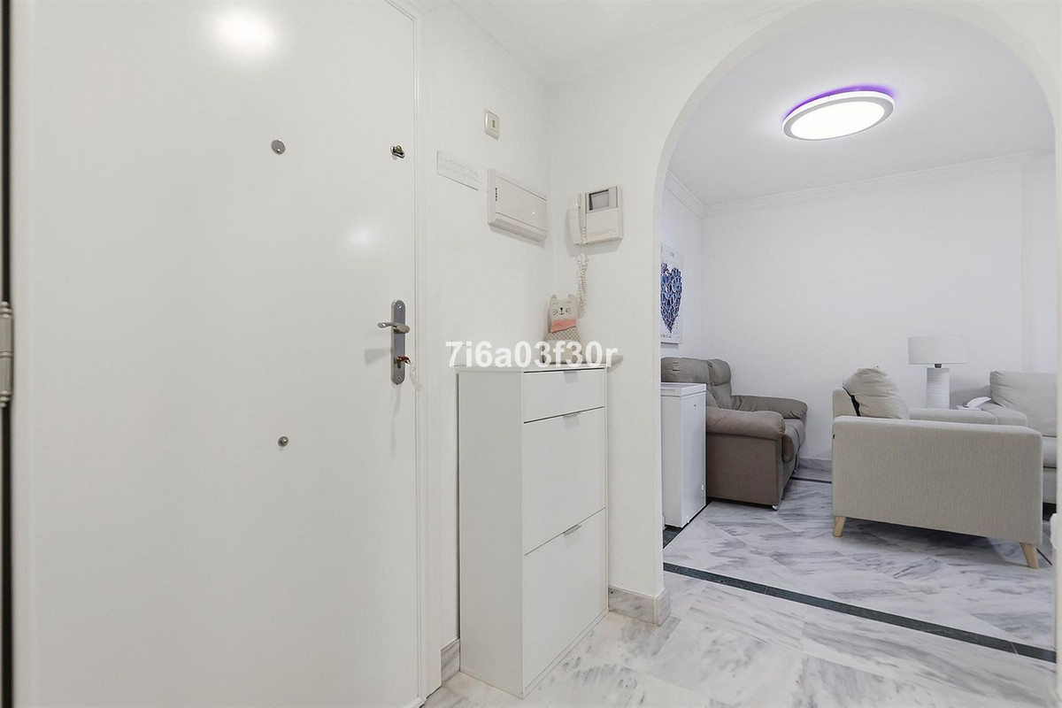 Se vende Apartamento Planta Media de 2 dormitorios en Costa Del Sol, Málaga, España