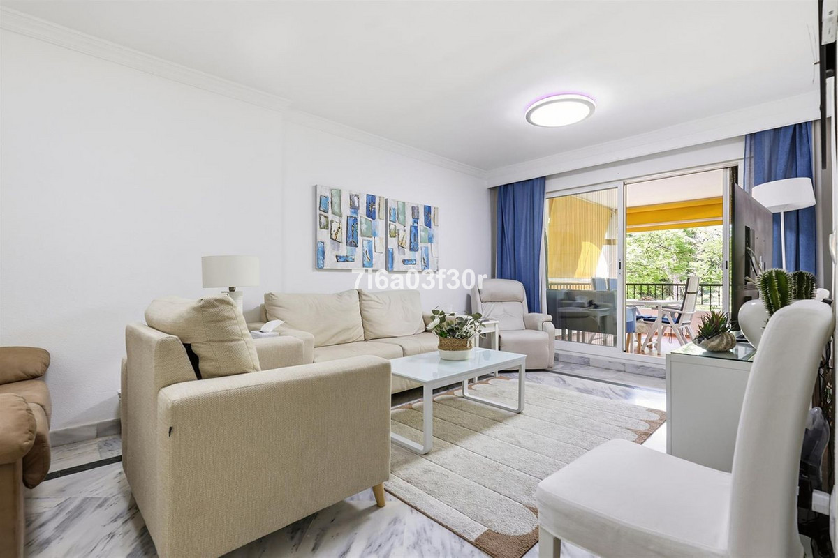 Se vende Apartamento Planta Media de 2 dormitorios en Costa Del Sol, Málaga, España