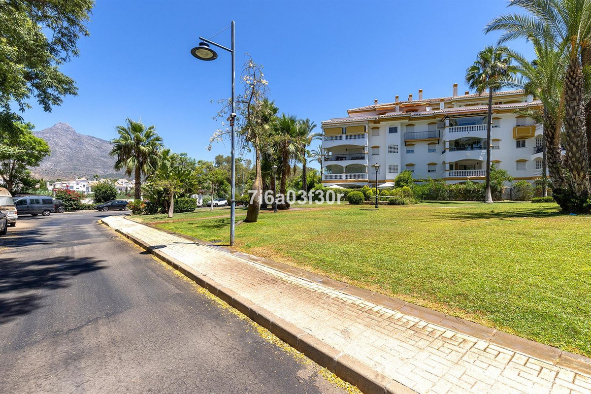 Se vende Apartamento Planta Media de 2 dormitorios en Costa Del Sol, Málaga, España