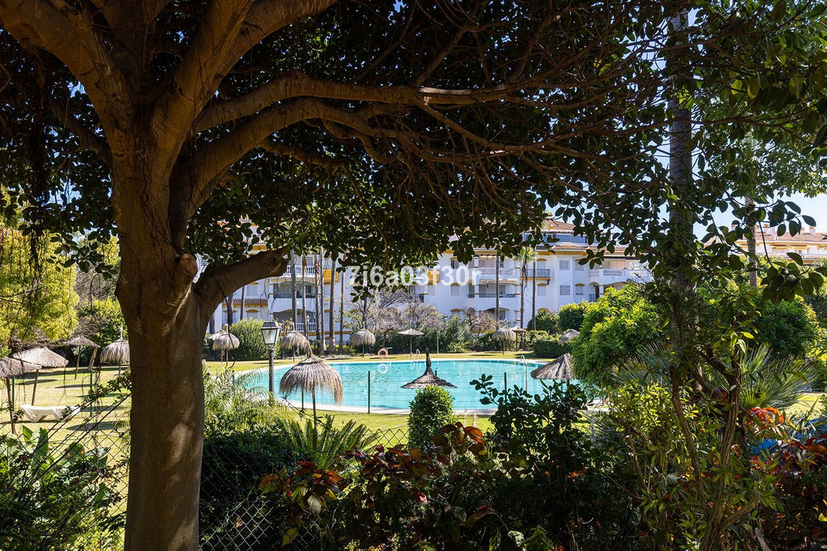 Se vende Apartamento Planta Media de 2 dormitorios en Costa Del Sol, Málaga, España