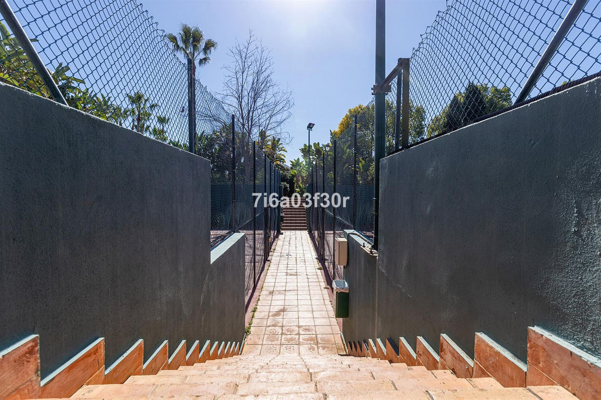 Se vende Apartamento Planta Media de 2 dormitorios en Costa Del Sol, Málaga, España