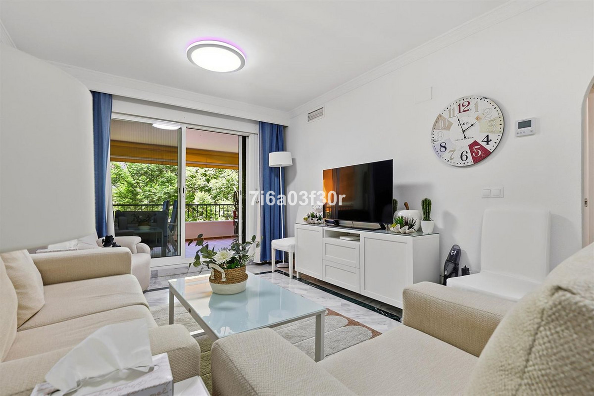 Se vende Apartamento Planta Media de 2 dormitorios en Costa Del Sol, Málaga, España