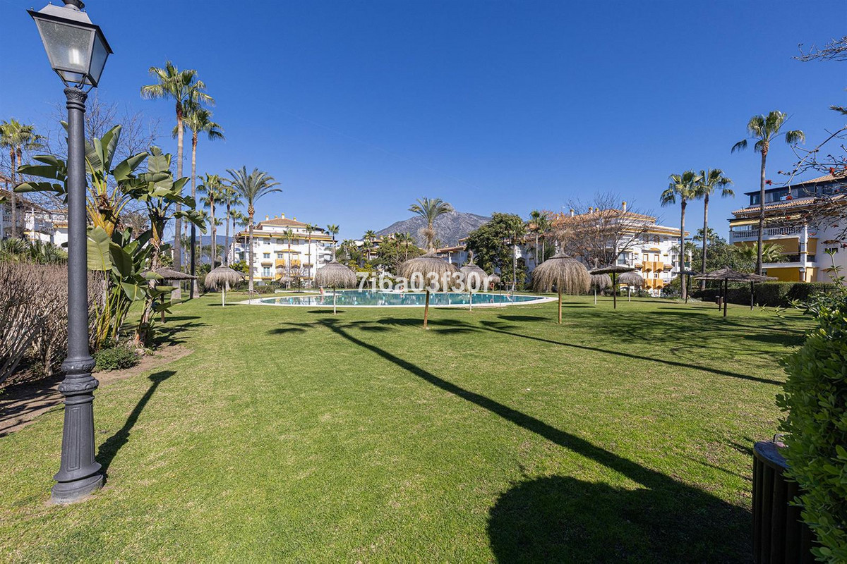 Se vende Apartamento Planta Media de 2 dormitorios en Costa Del Sol, Málaga, España