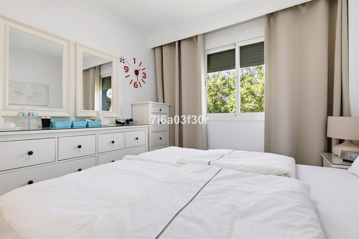 Se vende Apartamento Planta Media de 2 dormitorios en Costa Del Sol, Málaga, España