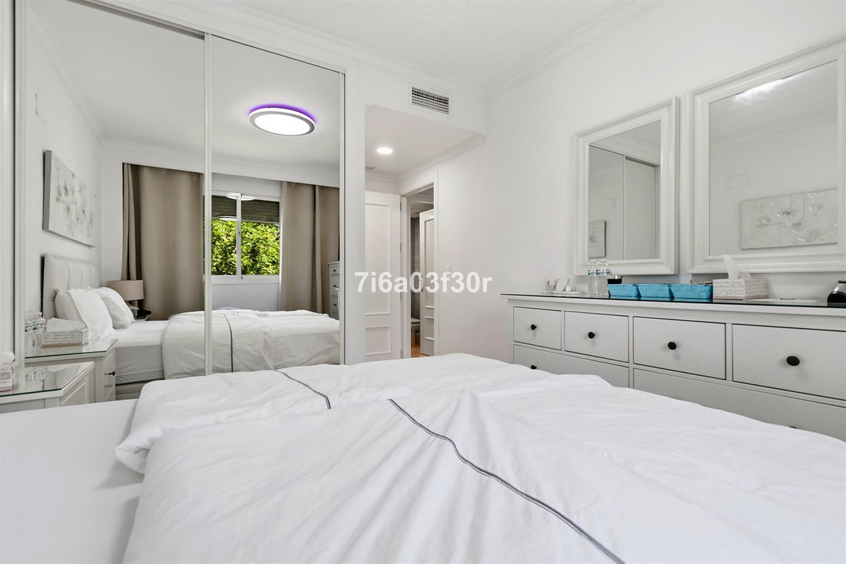 Se vende Apartamento Planta Media de 2 dormitorios en Costa Del Sol, Málaga, España