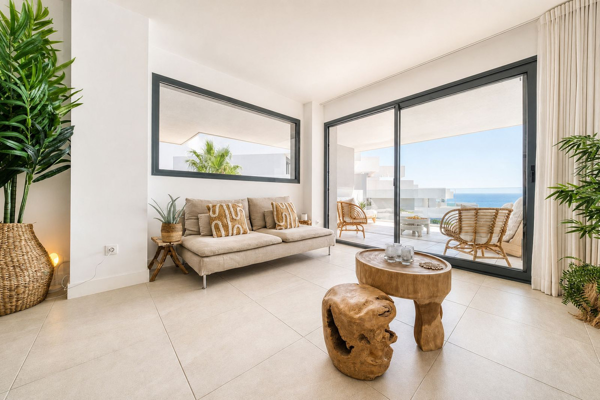 3 Bed Apartment for sale in La Duquesa Costa Del Sol, Málaga, Spain