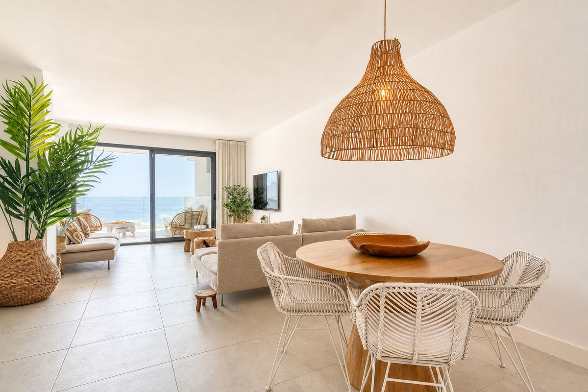3 Bed Apartment for sale in La Duquesa Costa Del Sol, Málaga, Spain