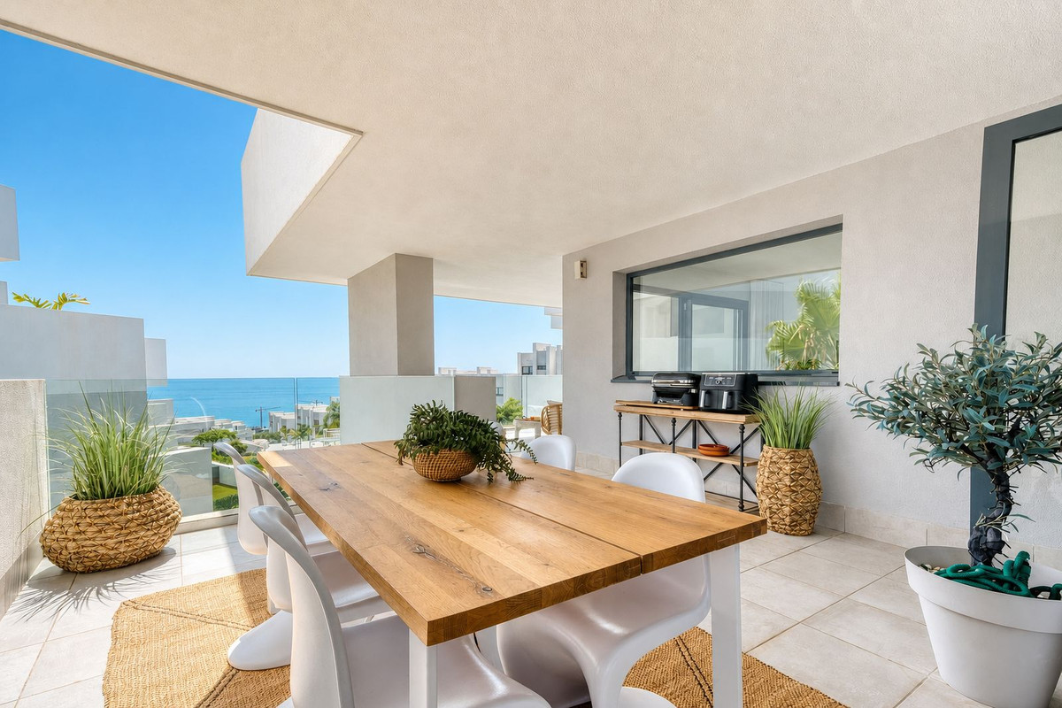 3 Bed Apartment for sale in La Duquesa Costa Del Sol, Málaga, Spain
