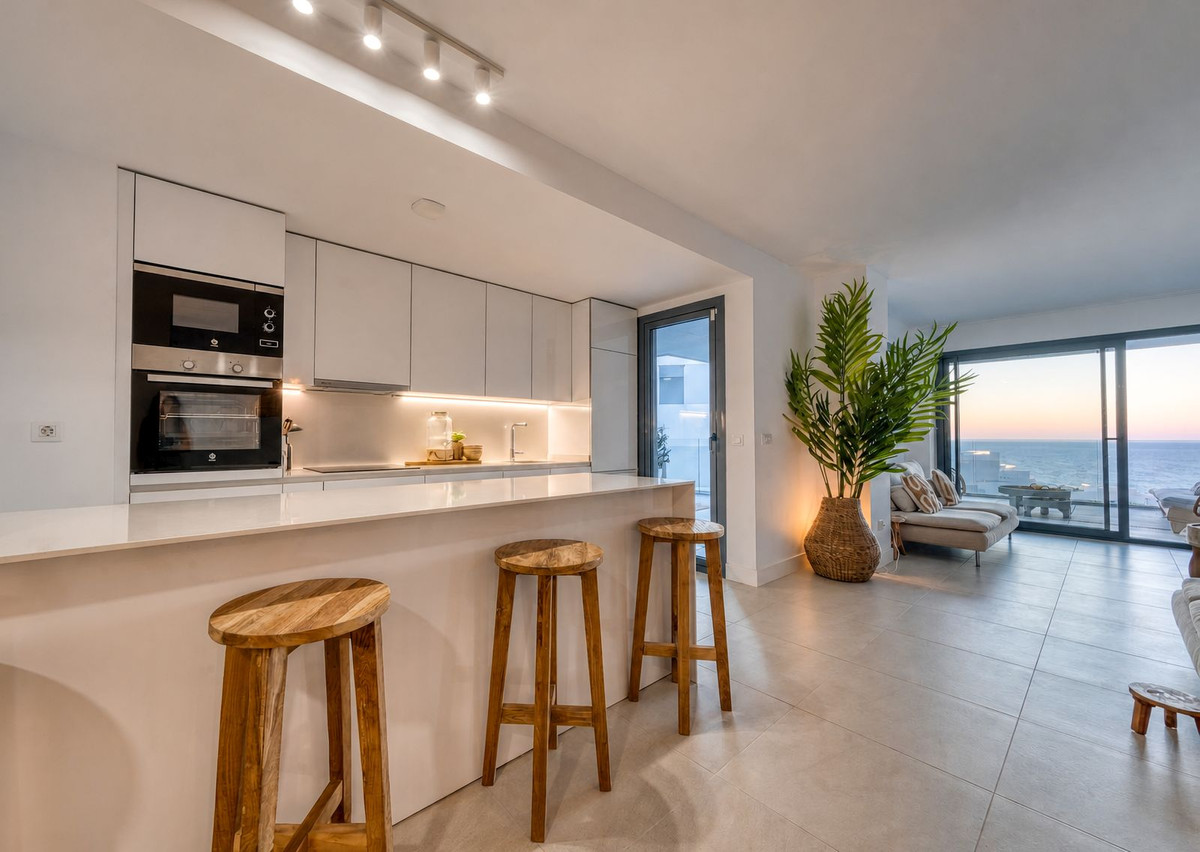 3 Bed Apartment for sale in La Duquesa Costa Del Sol, Málaga, Spain