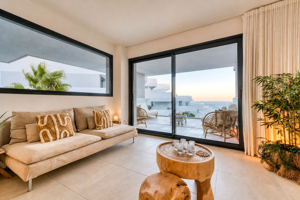3 Bed Apartment for sale in La Duquesa Costa Del Sol, Málaga, Spain