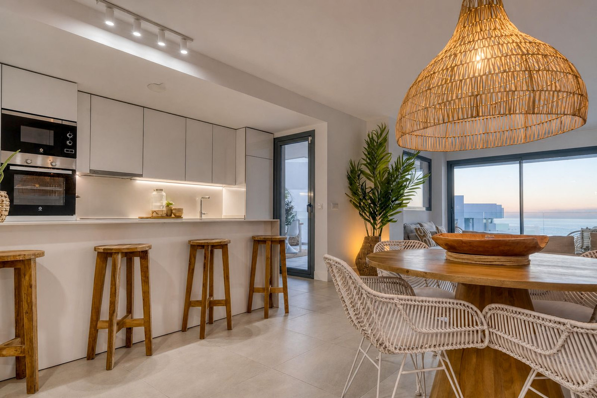 3 Bed Apartment for sale in La Duquesa Costa Del Sol, Málaga, Spain