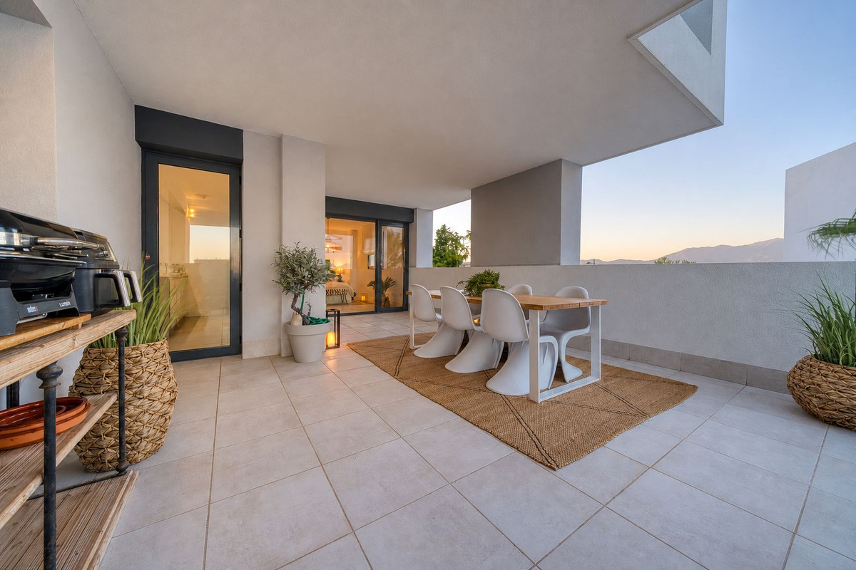 3 Bed Apartment for sale in La Duquesa Costa Del Sol, Málaga, Spain