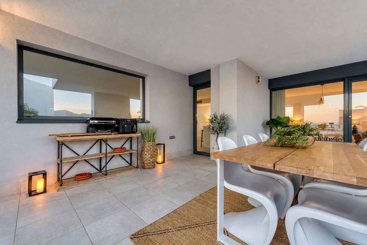 3 Bed Apartment for sale in La Duquesa Costa Del Sol, Málaga, Spain