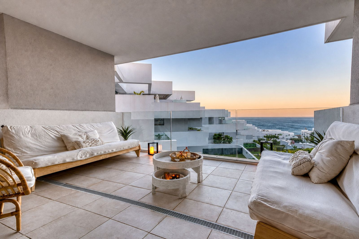 3 Bed Apartment for sale in La Duquesa Costa Del Sol, Málaga, Spain