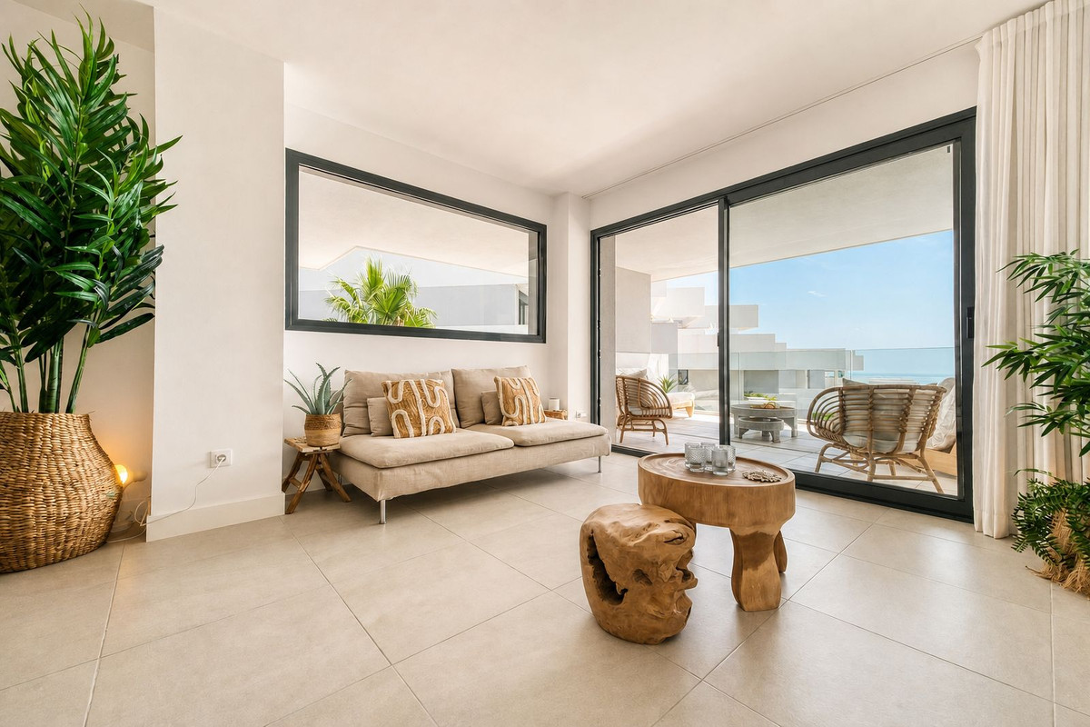 3 Bed Apartment for sale in La Duquesa Costa Del Sol, Málaga, Spain