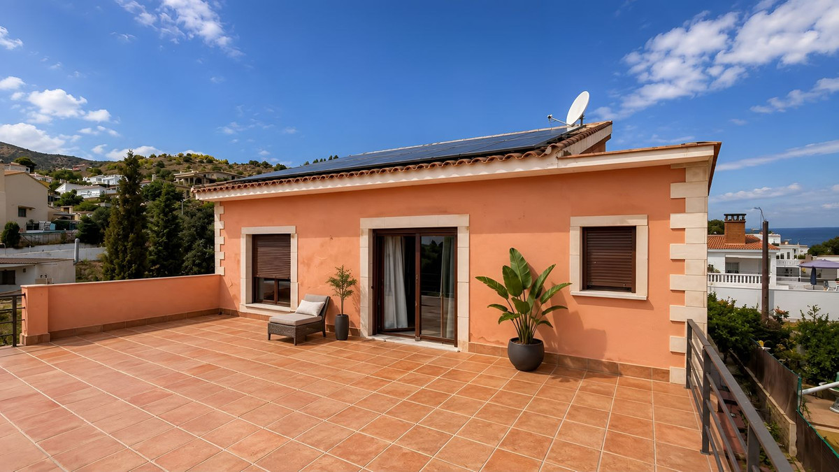 5 Bed Townhouse for sale in Málaga Costa Del Sol, Málaga, Spain