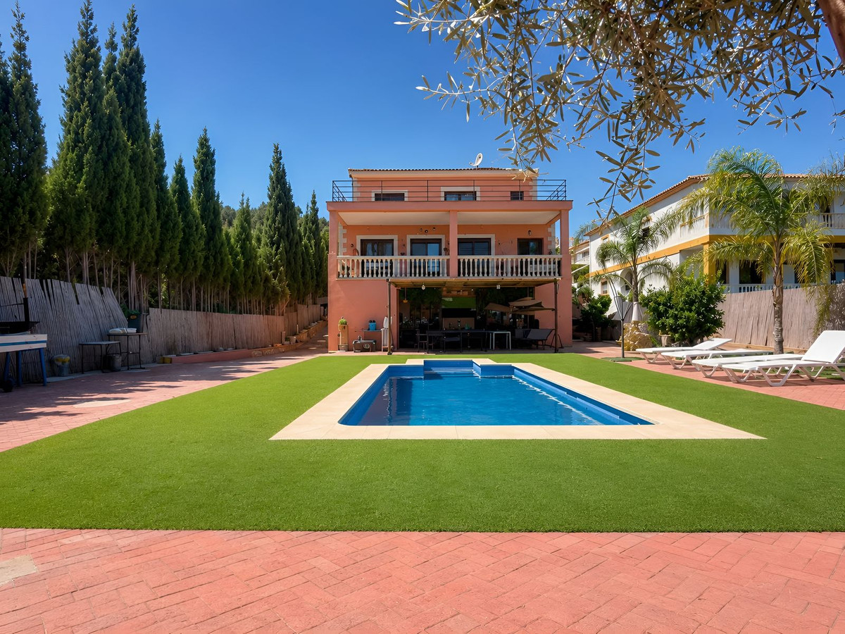 5 Bed Townhouse for sale in Málaga Costa Del Sol, Málaga, Spain