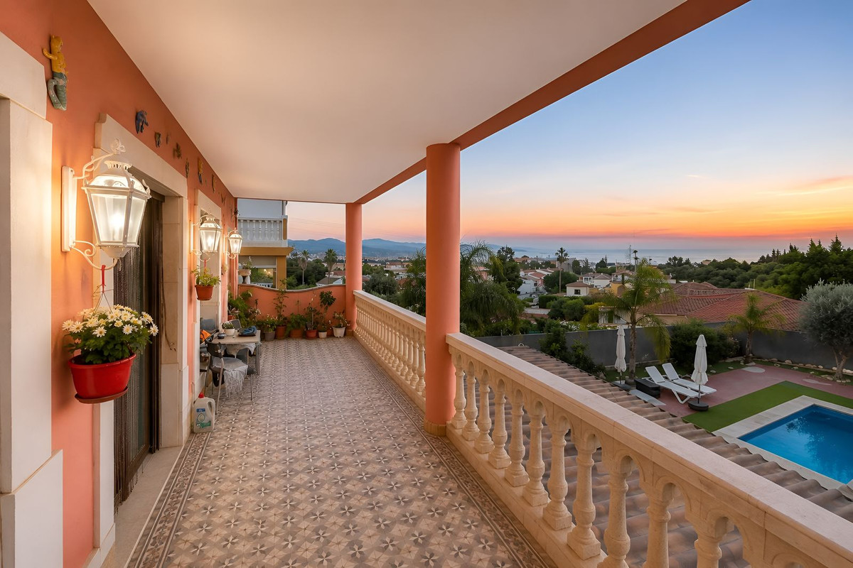 5 Bed Townhouse for sale in Málaga Costa Del Sol, Málaga, Spain
