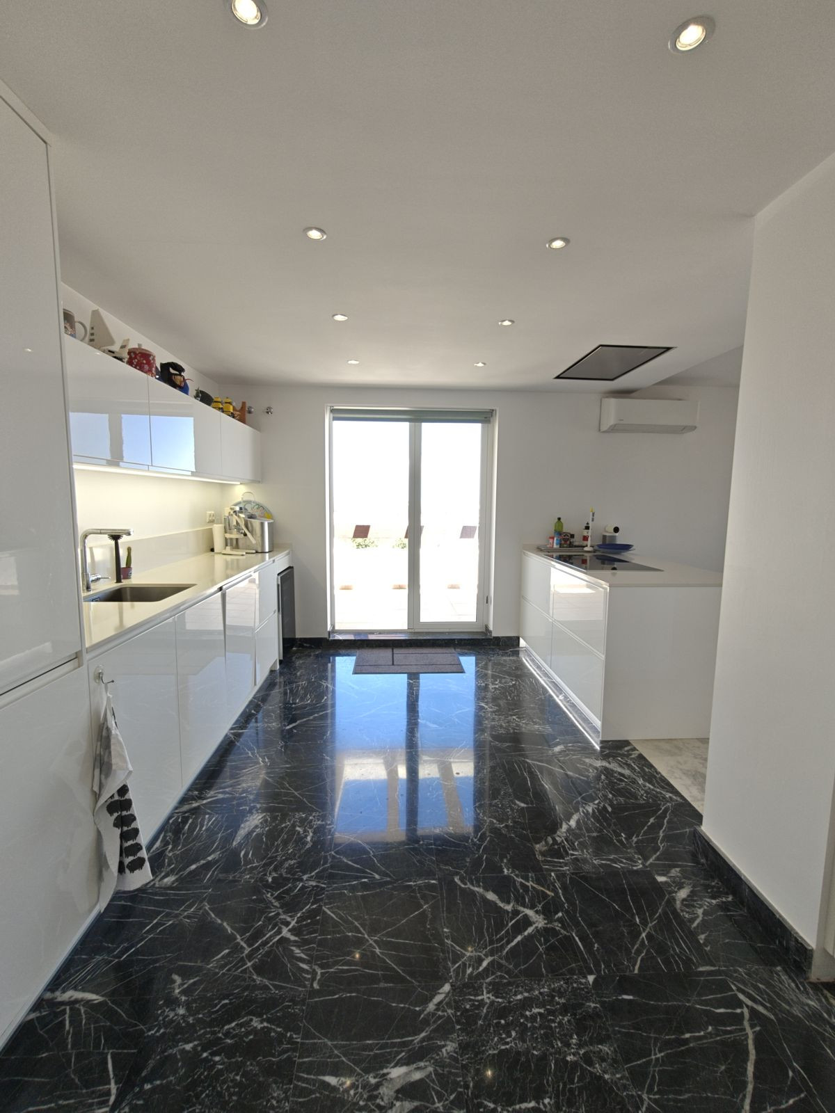 3 Bed Apartment for sale in Benalmadena Costa Costa Del Sol, Málaga, Spain