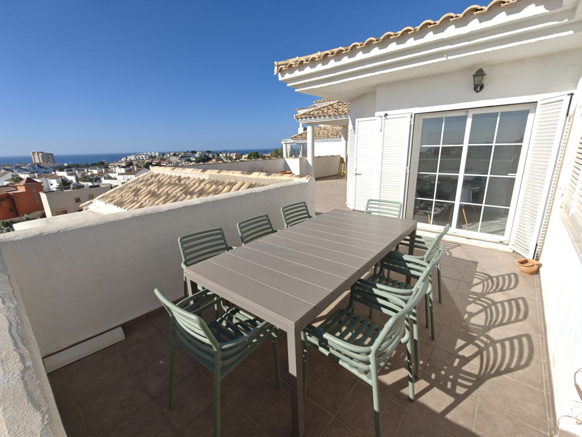 3 Bed Apartment for sale in Benalmadena Costa Costa Del Sol, Málaga, Spain